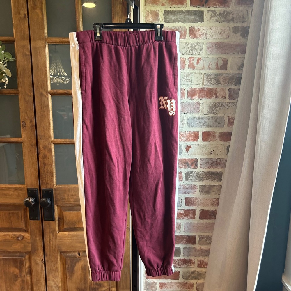 Hollister Sweatpants Womens Maroon Ultra High Rise NY Graphic Joggers Gorpcore L
